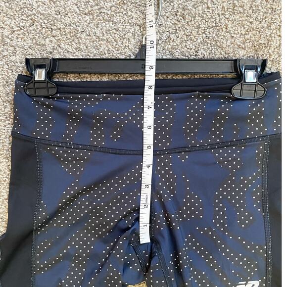New Balance Women's Accelerate Capri 22 Leggings Small - Picture 7 of 9